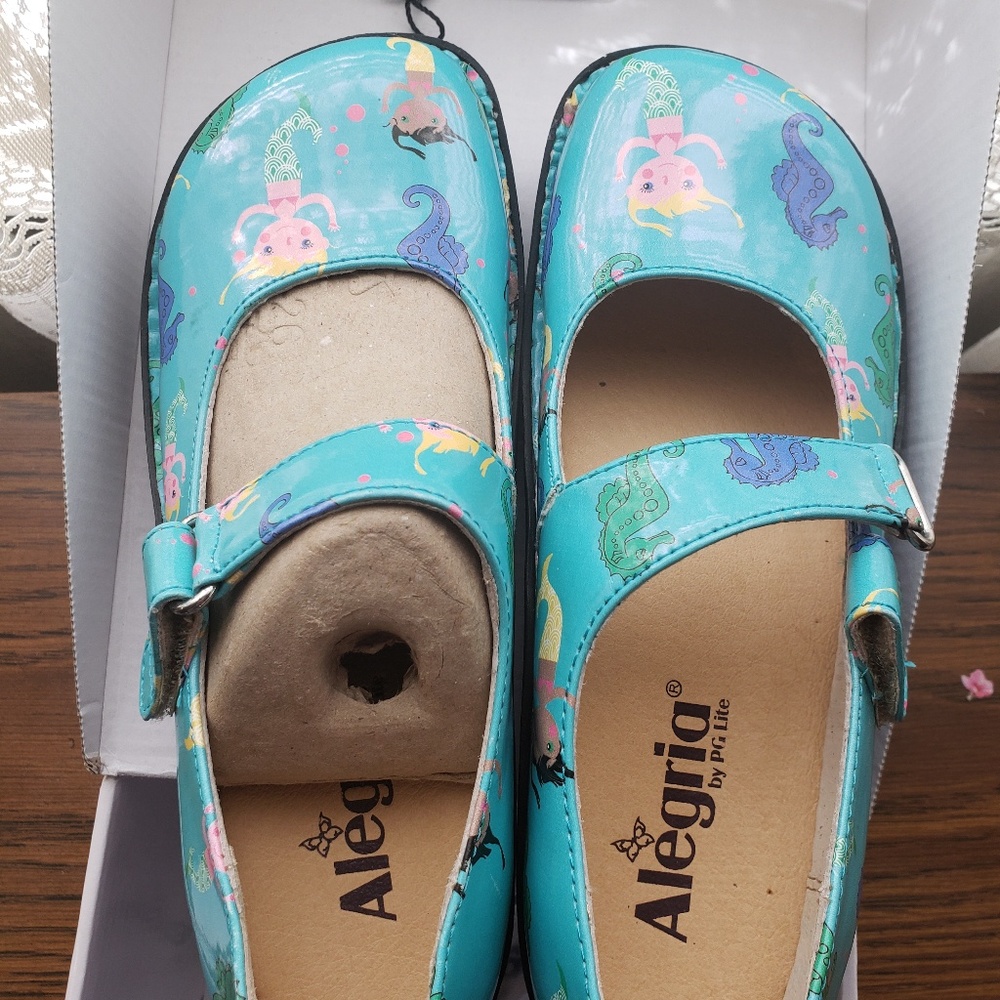 Nursing clogs